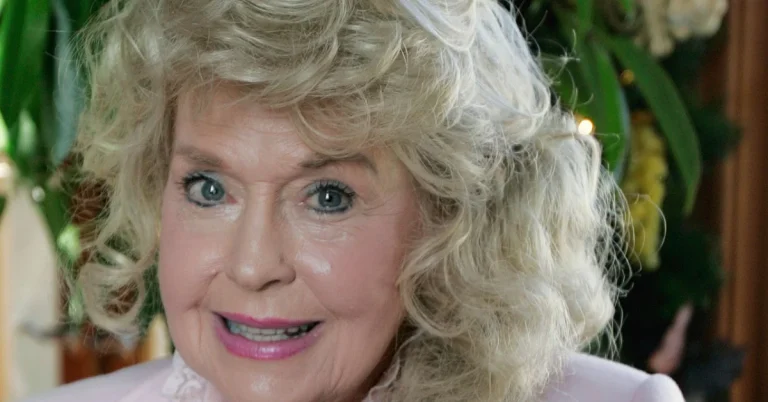 Donna Douglas Net Worth, Education, Hair Color,  Height, Died, and More